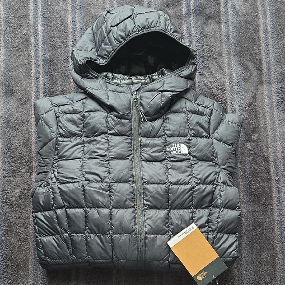 The North Face Women's Black Quilted Long Puffer Jacket - XS - Picture 4 of 6
